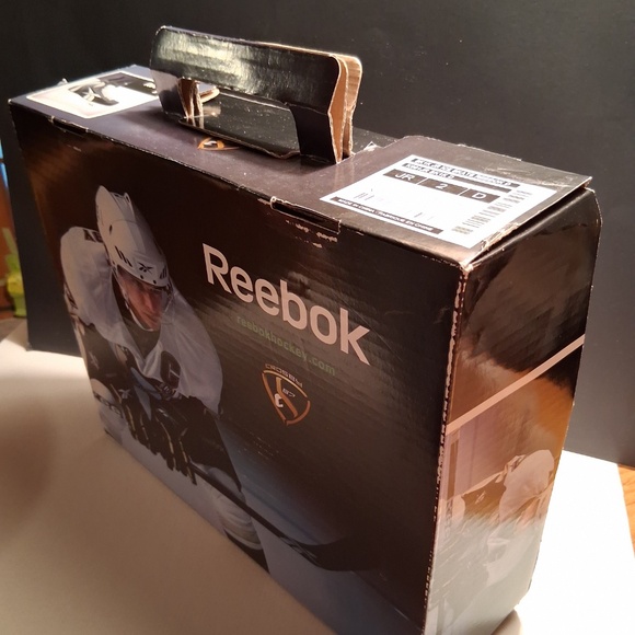 Boy's Reebok Ice Skates, Junior Size 2 D - Picture 12 of 12